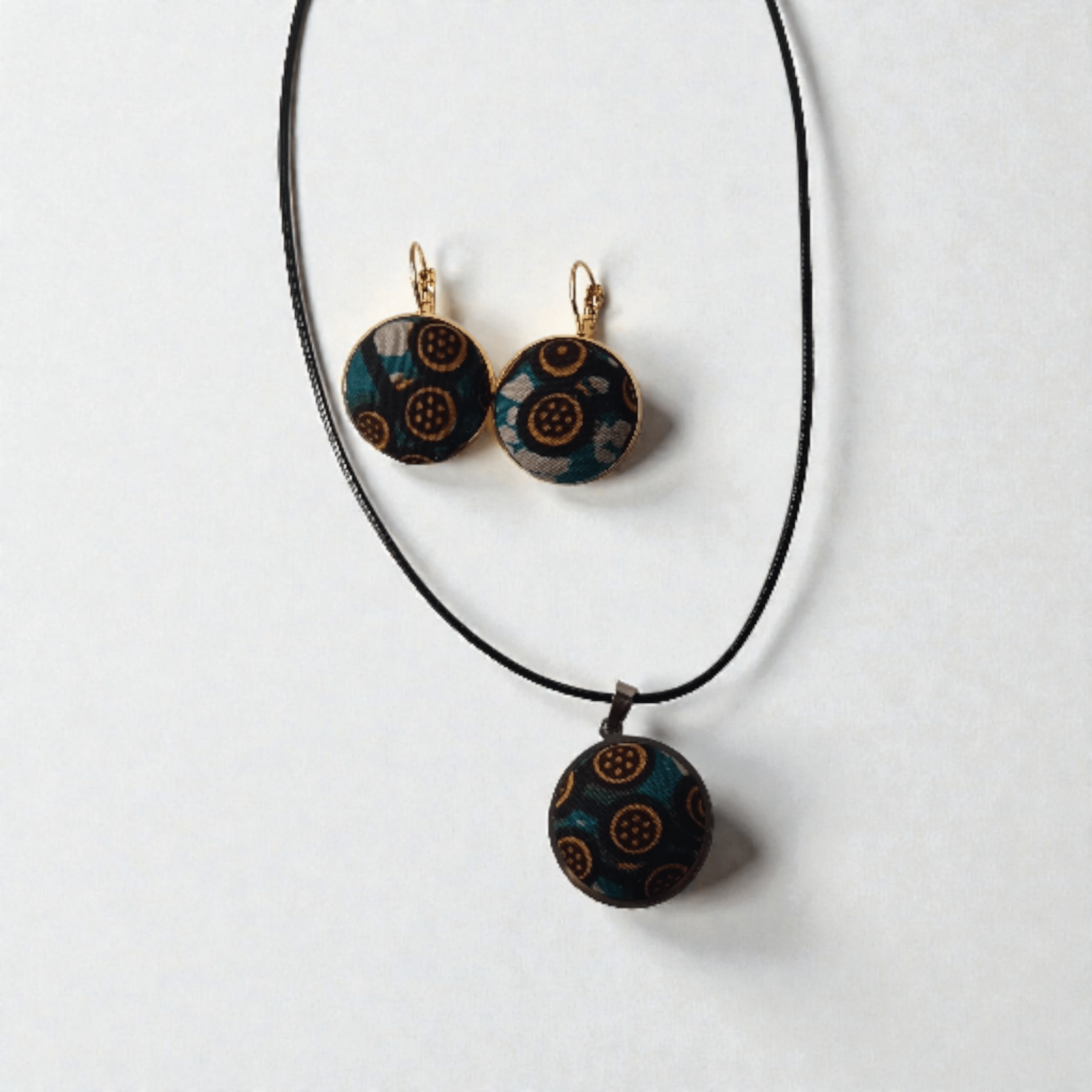 Découvrez 4 de nos colliers en Wax disponibles sur notre site